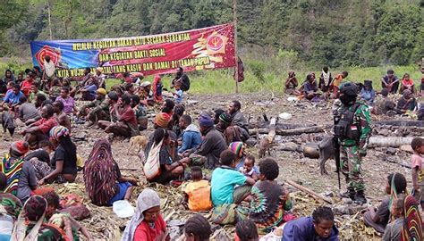 Luka Disembuhkan, Harapan Dihidupkan: Satgas Yonif 500/Sikatan Bantu Warga Papua Dapatkan Layanan Kesehatan Layak
