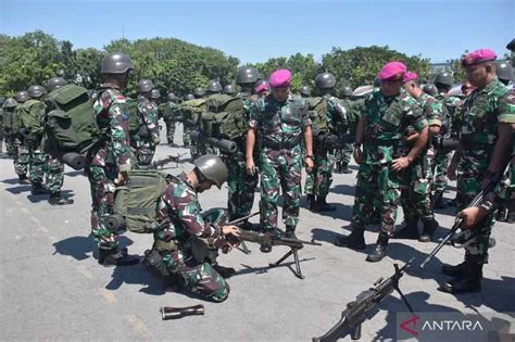 Marinir di Perbatasan: Sentuhan Kasih yang Menghidupkan Harapan