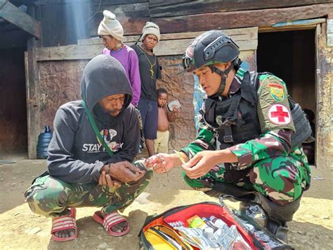 Satgas Yonif 408/Sbh Hadirkan Layanan Kesehatan Keliling di Kuyawage: Sentuhan Tulus TNI untuk Sehatkan Papua