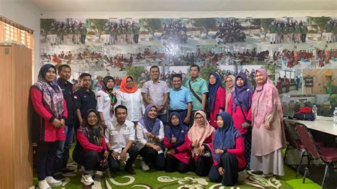 SMKN 1 Lubuk Sikaping Spektakuler di Pawai HUT RI ke-80